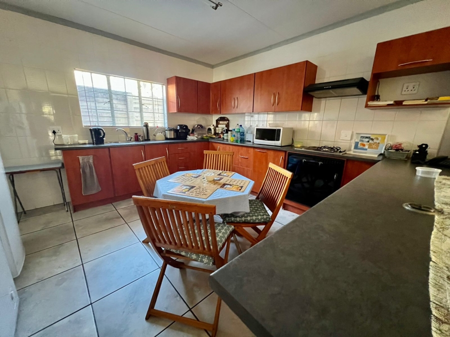 8 Bedroom Property for Sale in Baillie Park North West